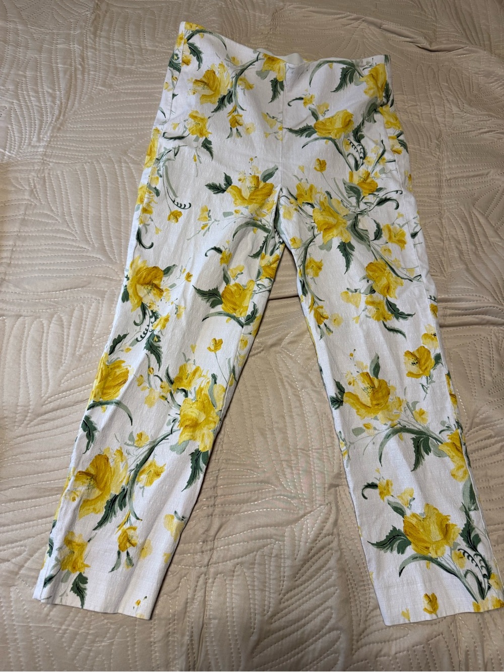 Chico's White Capri Pants with Yellow Floral Print, Women Sz 6